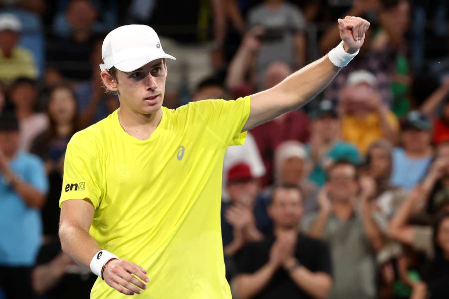 Alex de Minaur não escondeu a satisfação depois de bater Rafael Nadal