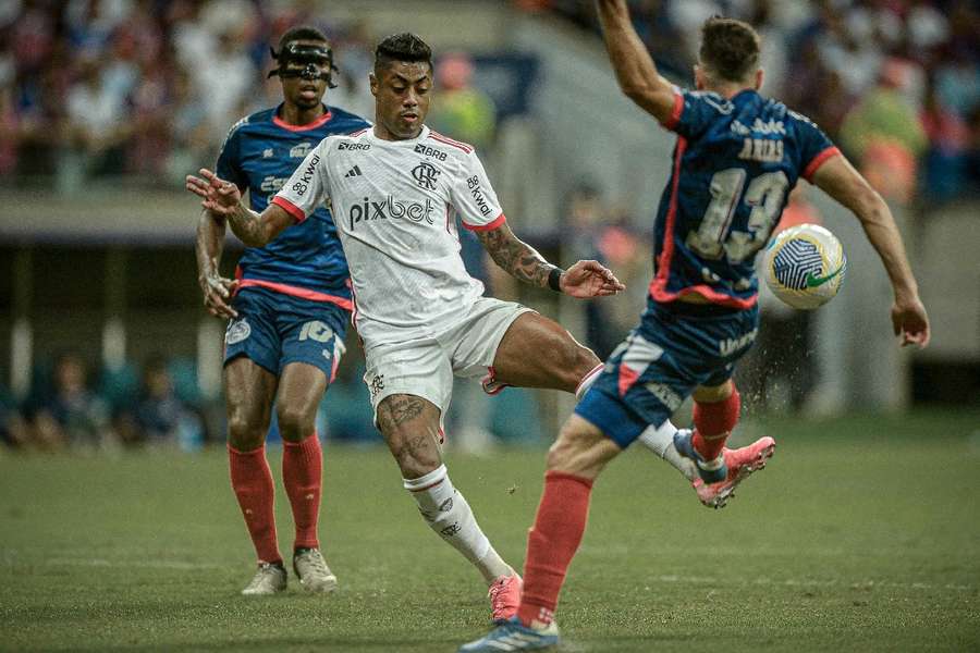 Bruno Henrique fez o gol da vitória do Flamengo