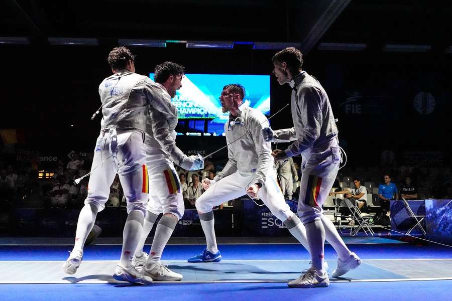 Echipa masculină de sabie a României a cucerit medalia de argint la Campionatele Europene de scrimă din Franța