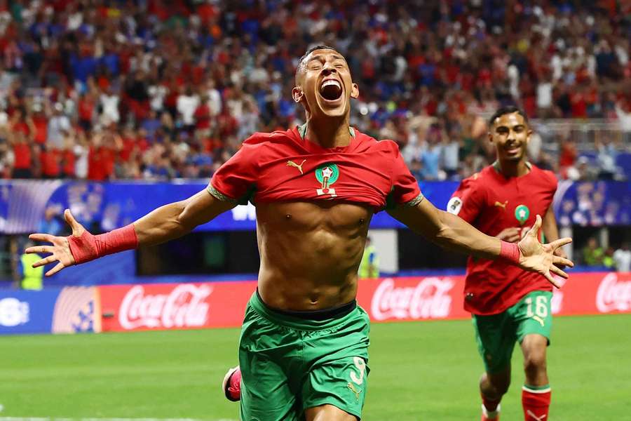 Soufiane Rahimi garantiu a virada na reta final