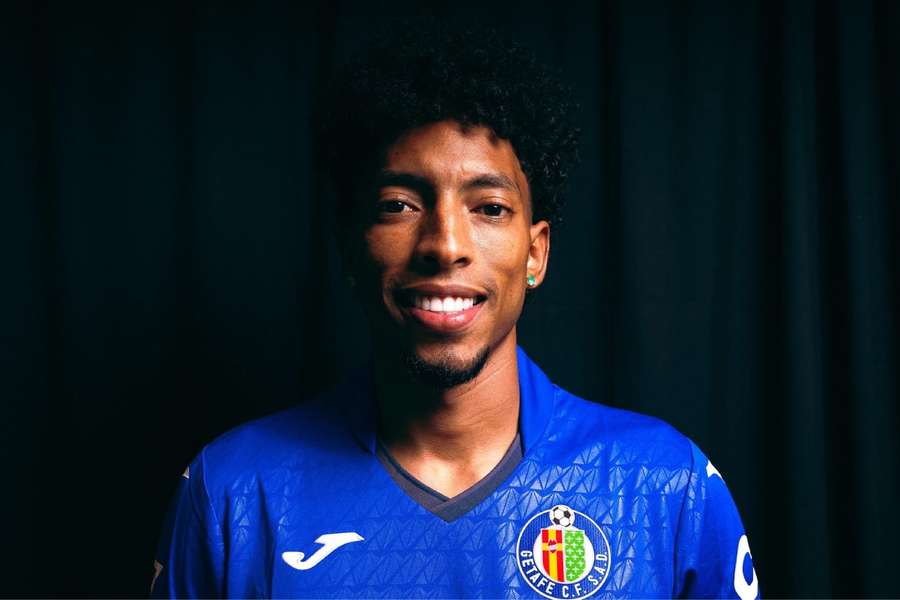 Johan Mojica, con su nueva camiseta del Getafe Johan Mojica, con su nueva camiseta del Getafe