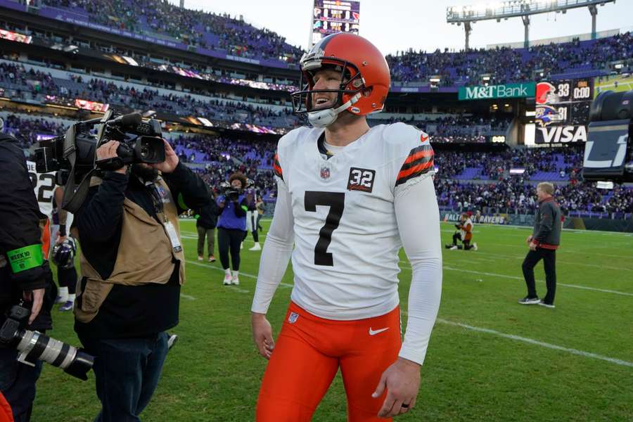 Cleveland Browns place kicker Dustin Hopkins celebrates after kicking the game-winning field goal against the Baltimore Ravens