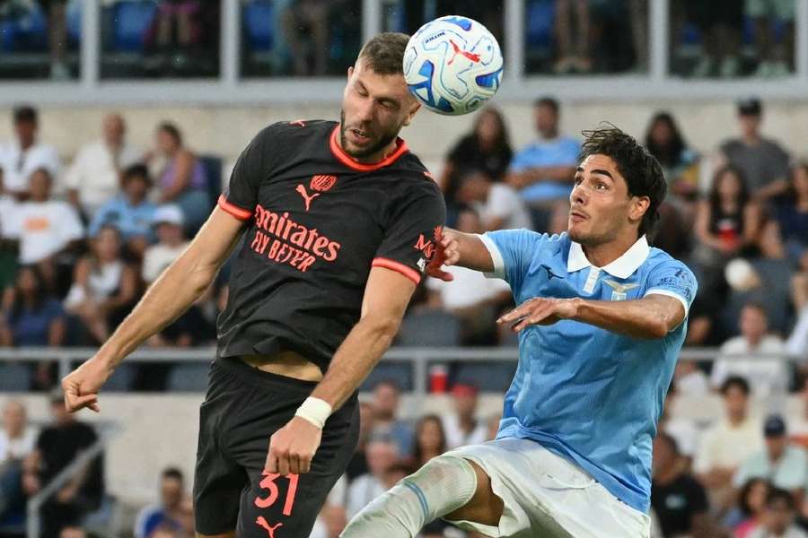 Milan saiu de situação adversa em Roma