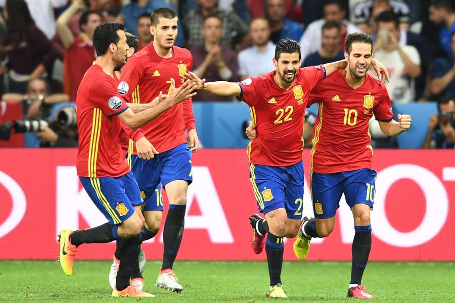 Nolito celebra con Busquets, Morata y Cesc su gol ante Turquía en la Eurocopa de Francia 2016 Nolito celebra con Busquets, Morata y Cesc su gol ante Turquía en la Eurocopa de Francia 2016