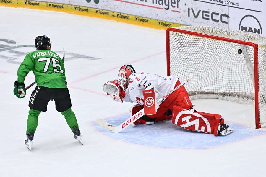 Koblížek v nájezdech překonává Mazance.