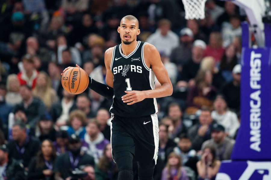 Wembanyama face au Jazz.