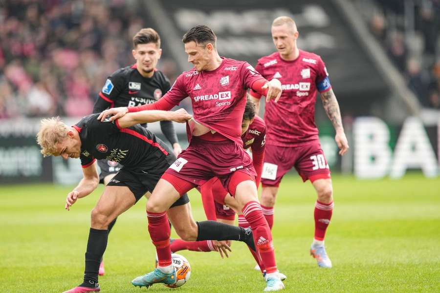 Lyngby går hårdt efter et overlevelsesmirakel.