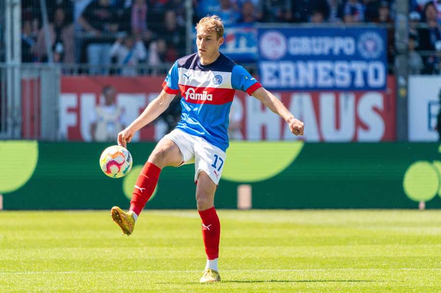 Timo Becker wird den Saisonstart der zweiten Liga verpassen.