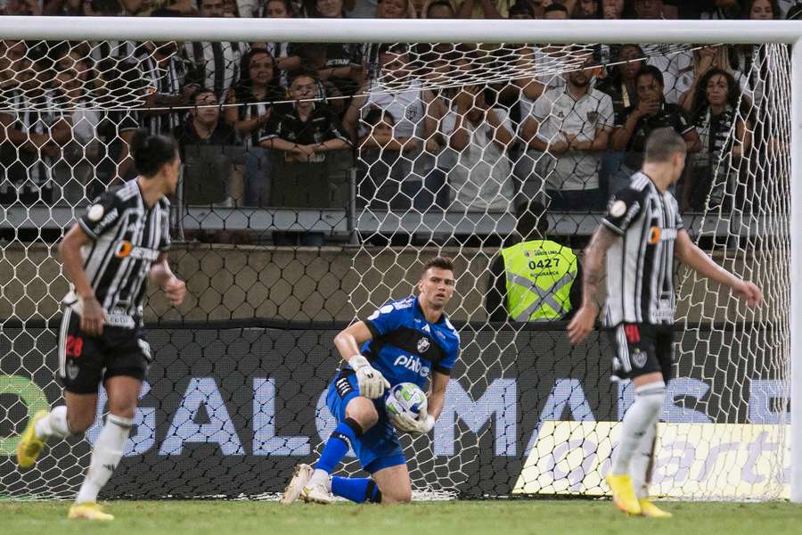 Léo Jardim teve grande atuação no Mineirão