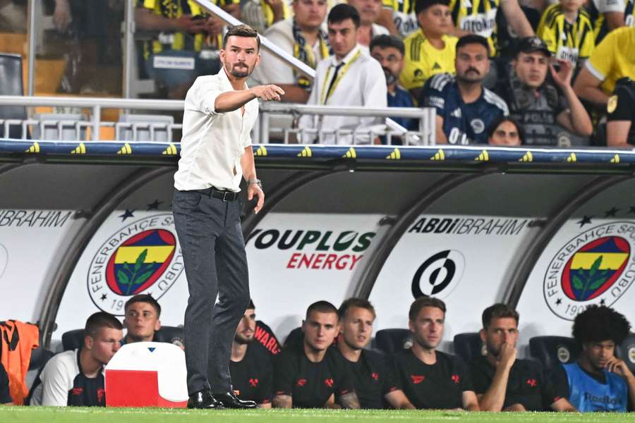 Gašparík narazí v súboji slovenských trénerov na Borbélyho. Gašparík narazí v súboji slovenských trénerov na Borbélyho.