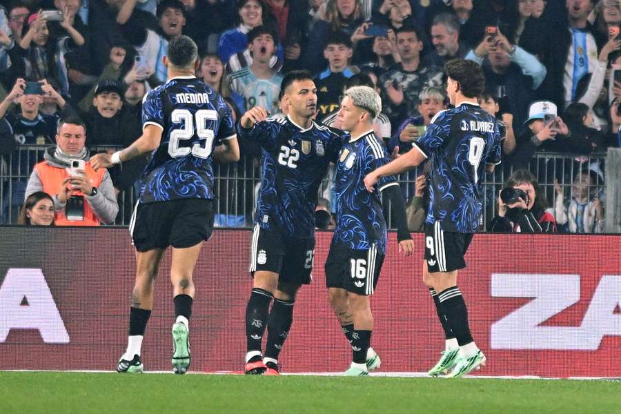 Argentina passeou mais uma vez em amistoso contra seleção fraca Argentina passeou mais uma vez em amistoso contra seleção fraca