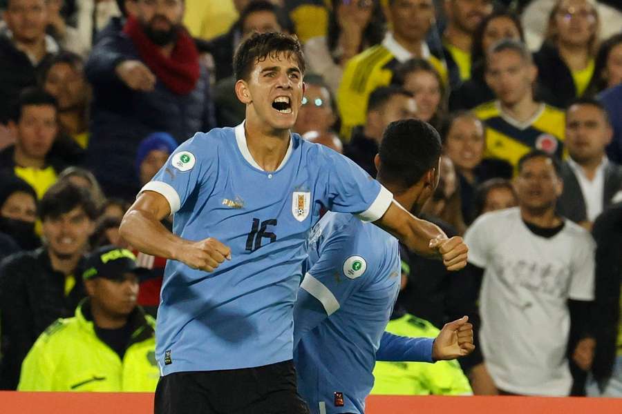 Facundo González in het shirt van Uruguay onder-20