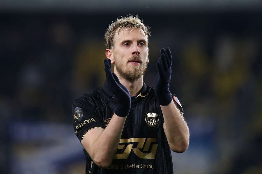 Bývalý sparťan Radakovič by si mohl zahrát Ligue 1. V Nantes má nahradit Palloise