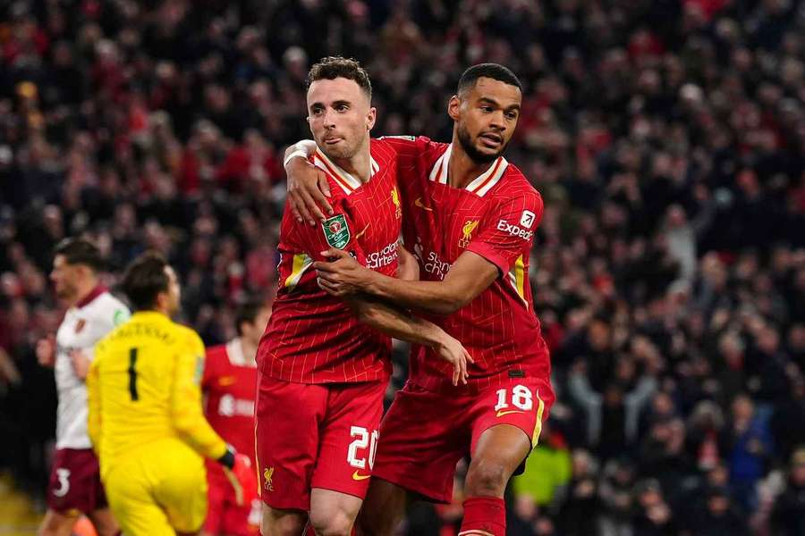 Liverpool's Gakpo (R) alongside Jota