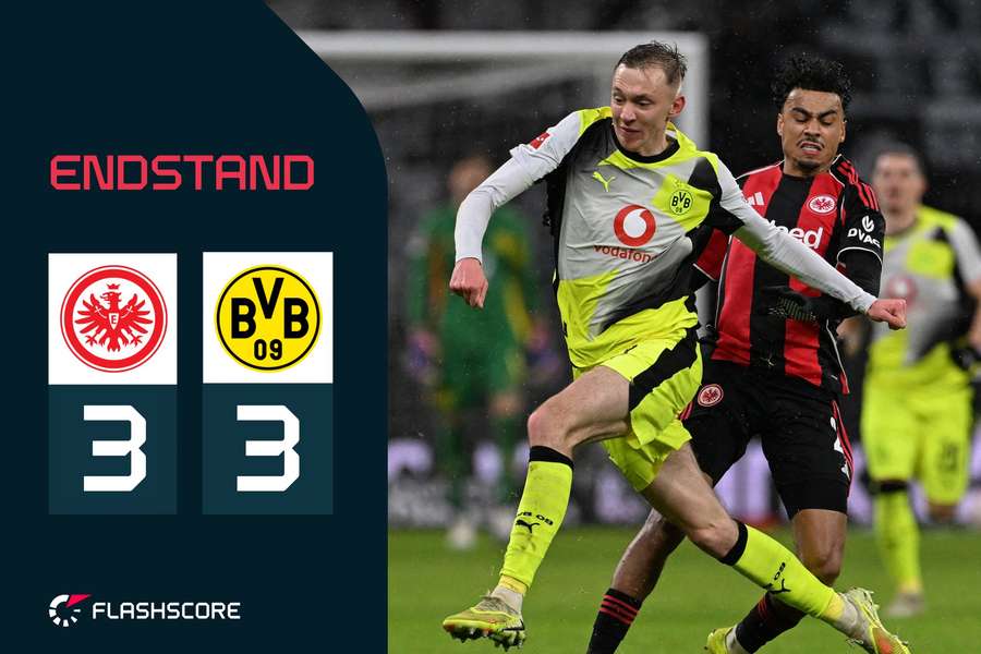 Maximilian Beier im Zweikampf mit Nathaniel Brown. Maximilian Beier im Zweikampf mit Nathaniel Brown.