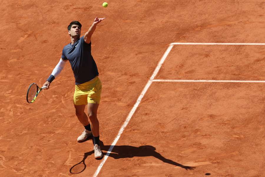 Carlos Alcaraz besejrede i semifinalen den nye verdensetter, italienske Jannik Sinner. 