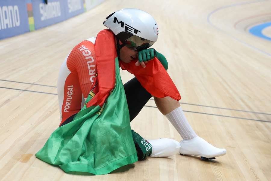 Ciclista português ficou muito emocionado no final da prova Ciclista português ficou muito emocionado no final da prova