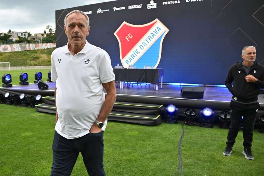Baník Ostrava byl pro Luďka Mikloška srdeční záležitostí. Baník Ostrava byl pro Luďka Mikloška srdeční záležitostí.