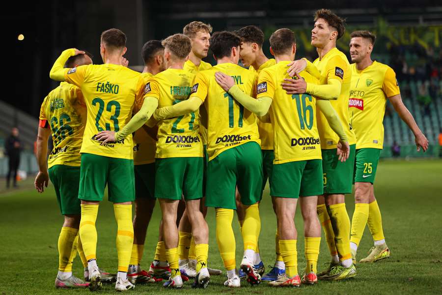 Žilinskí futbalisti nedali Trenčínu žiadnu šancu.