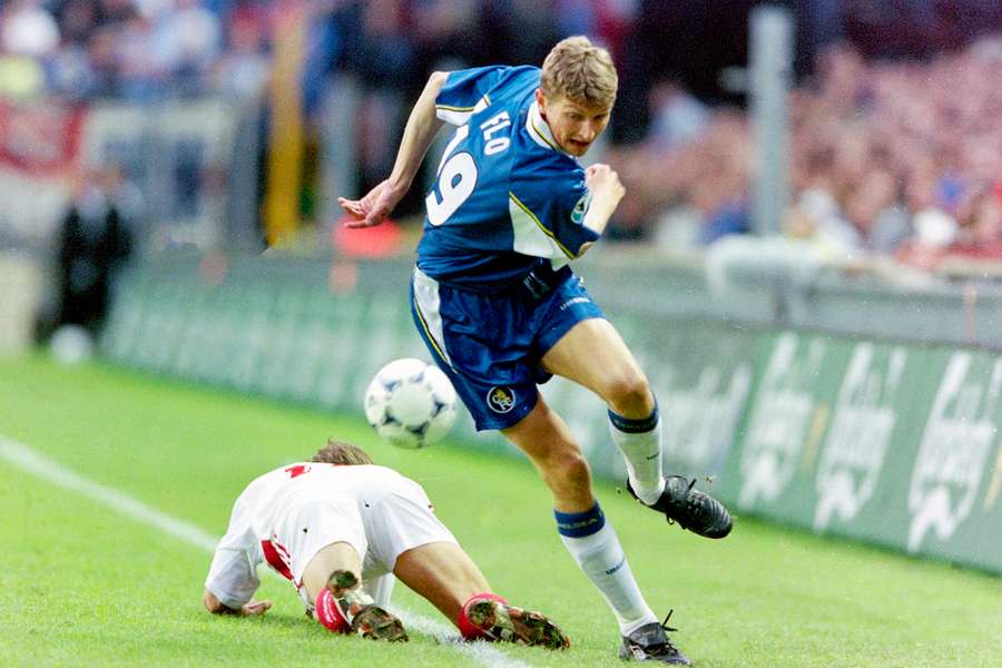 Flo in action for Chelsea in 1998