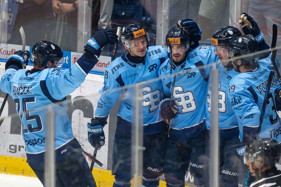 Slovan vonku nestratil ešte ani jeden bod. Slovan vonku nestratil ešte ani jeden bod.