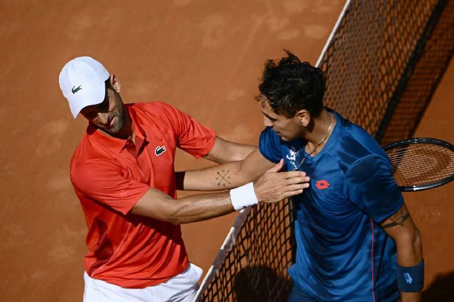 Novak Djokovic foi castigado por Alejandro Tabilo 