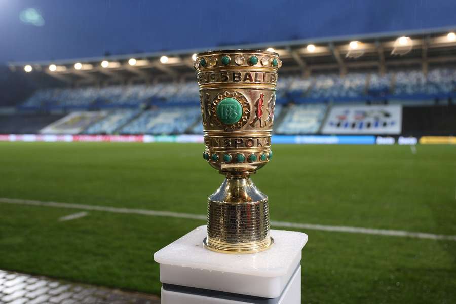 Der DFB-Pokal am Dienstagabend in Saarbrücken