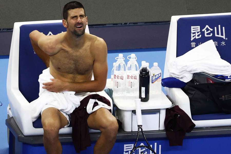 Novak Djokovic segue enfrentando problemas físicos