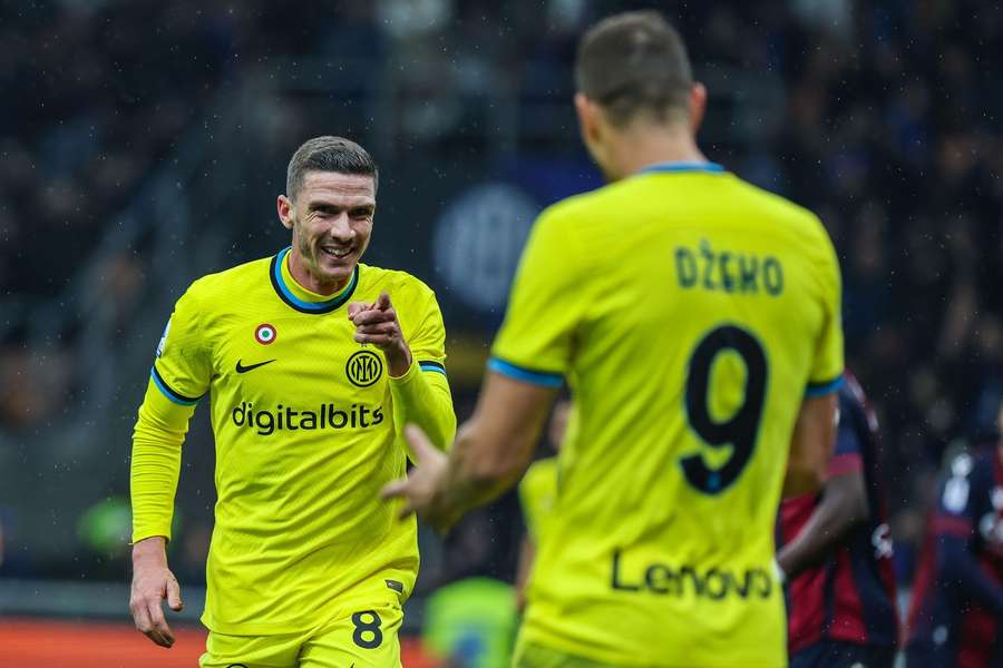 Gosens (l.) und Dzeko feierte bereits gemeinsam bei Inter Mailand und Florenz