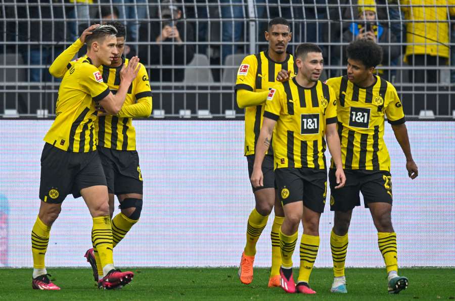 Dortmund încearcă să-și prelungească recordul de meciuri câștigate