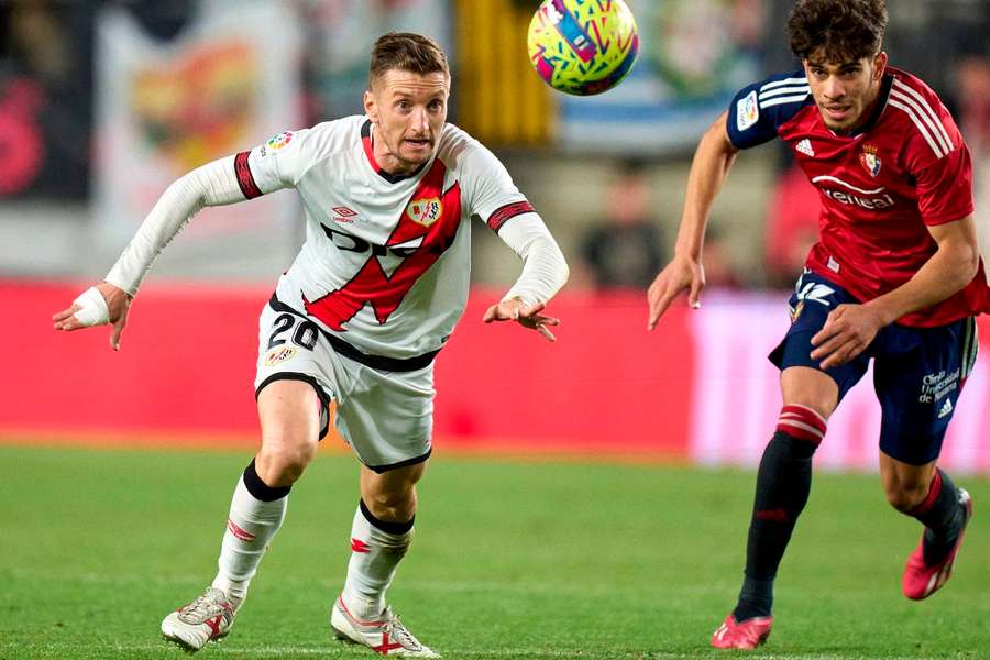 Ivan Balliu, antigo jogador do Arouca, agora no Rayo Vallecano