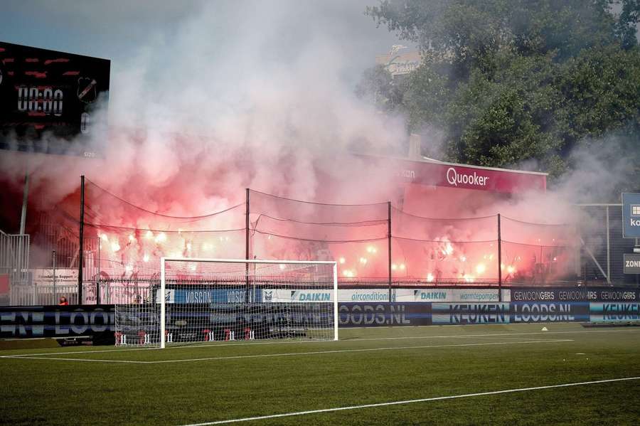 Vuurwerk in het uitvak tijdens Excelsior - NAC