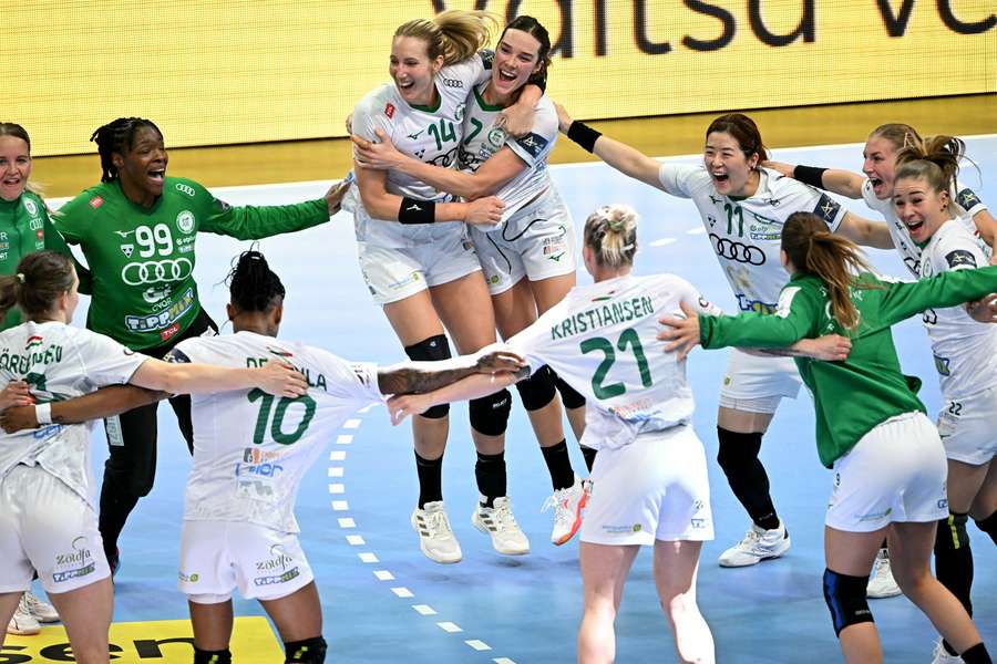 Jucătoarele de la Gyor sărbătoresc calificarea în finala Ligii Campionilor