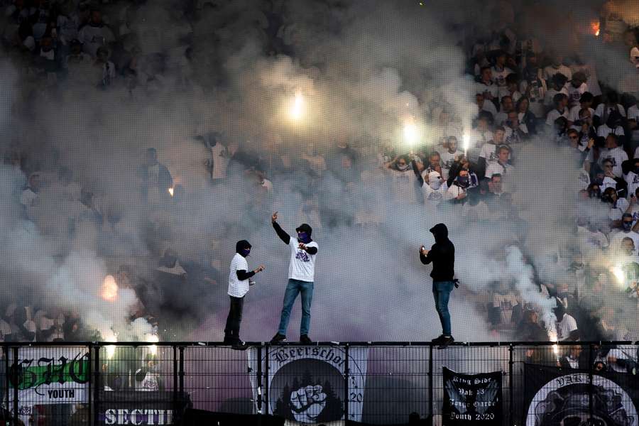 Kuijt en Beerschot spelen gestaakte derby niet uit: Antwerp wint met 5-0