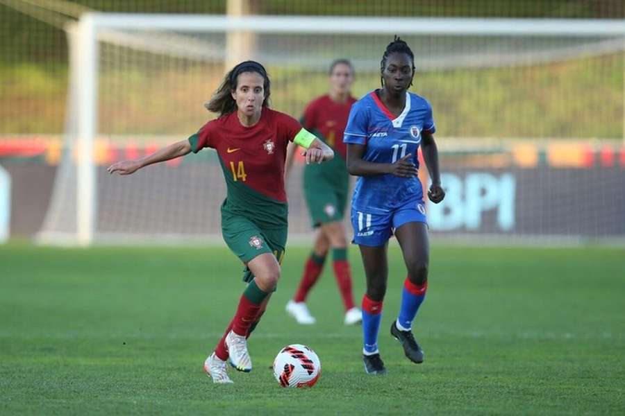 Dolores Silva com a braçadeira de capitã