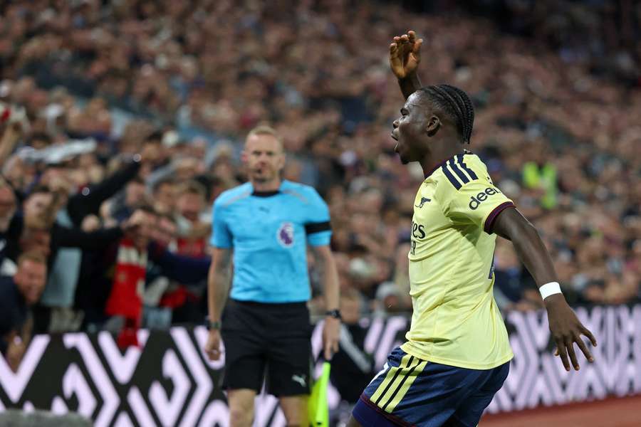 Bukayo Saka rozhodl o výhře Arsenalu.