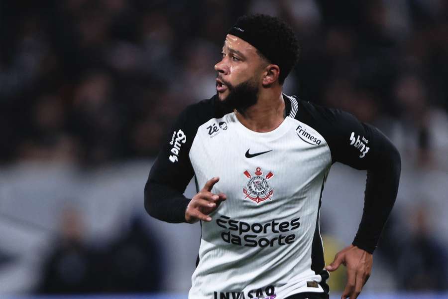 Memphis Depay já iniciou o trabalho de reabilitação