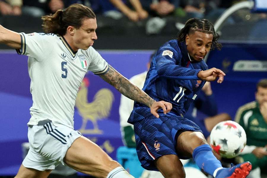 Calafiori e Olise em França 1x1 Itália, pela Liga das Nações