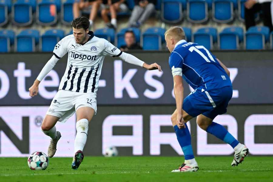 Špílmachr Slovácka Lukáš Vorlický nastoupil poprvé v kariéře v Chance Lize v základní sestavě. Špílmachr Slovácka Lukáš Vorlický nastoupil poprvé v kariéře v Chance Lize v základní sestavě.
