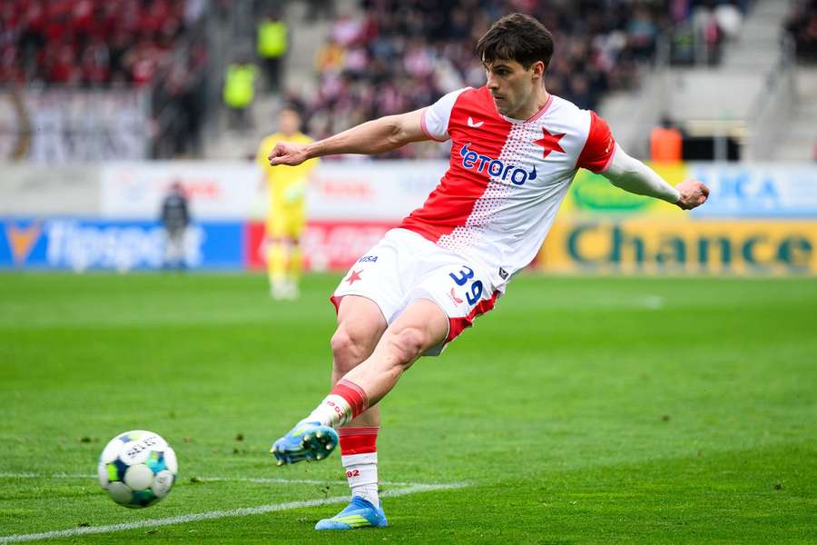 Jurásek si ještě chvíli fotbal nezahraje. Jurásek si ještě chvíli fotbal nezahraje.