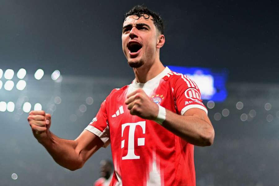 Aleksandar Pavlovic hat sich zum Herzstück im Mittelfeld des FC Bayern entwickelt.