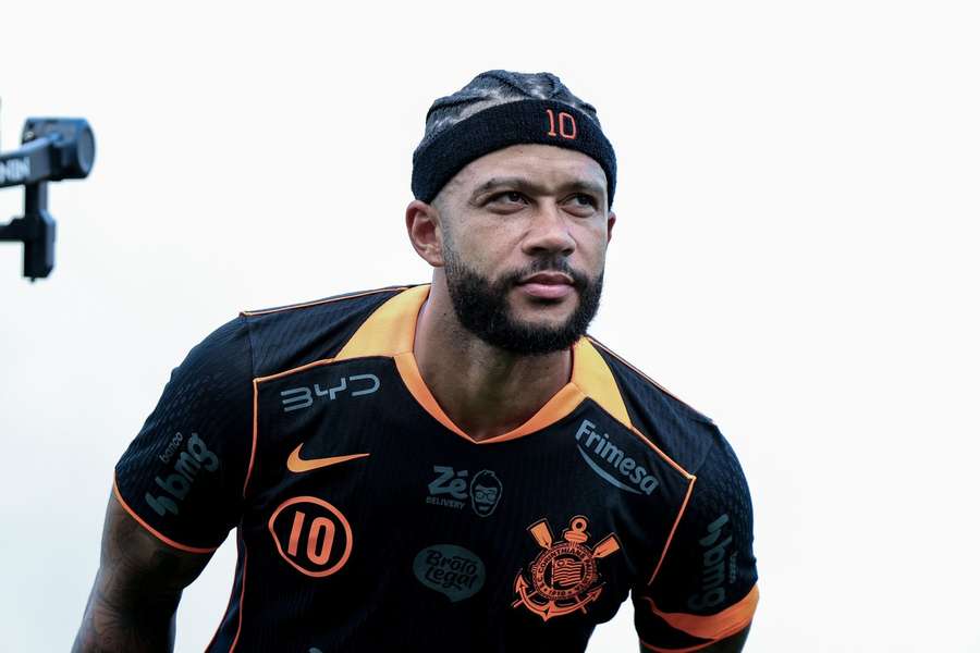 Memphis Depay está mais próximo de renovar com o Corinthians