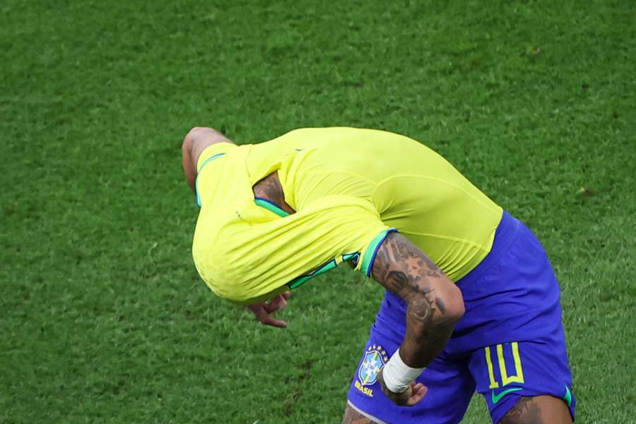 Ronaldo 'El Fenómeno' alienta a Neymar