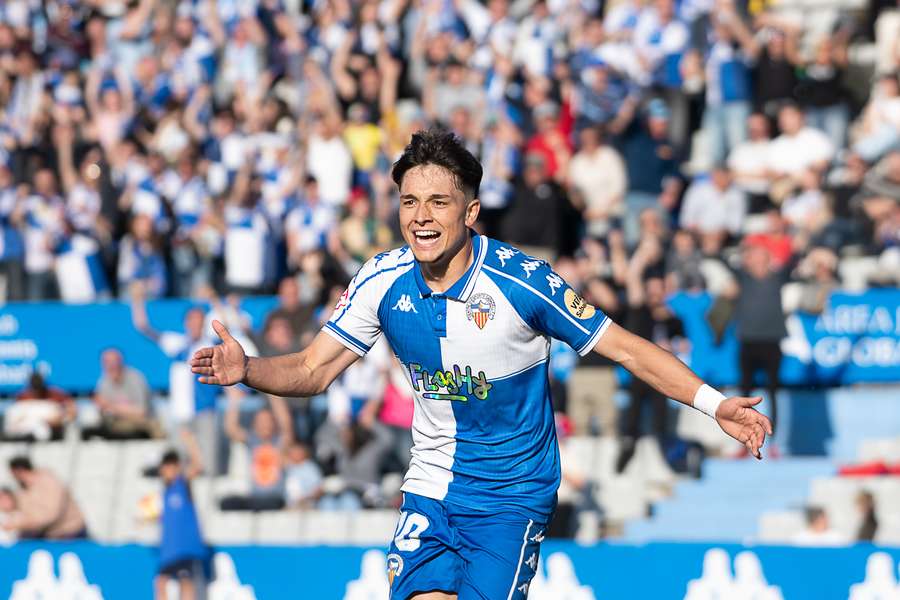 Miguelete, en un momento de felicidad máxima con el Sabadell