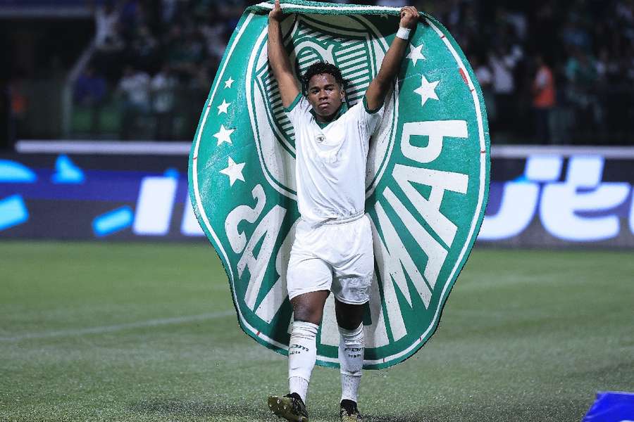 Endrick procura o último título com a camisola do Palmeiras