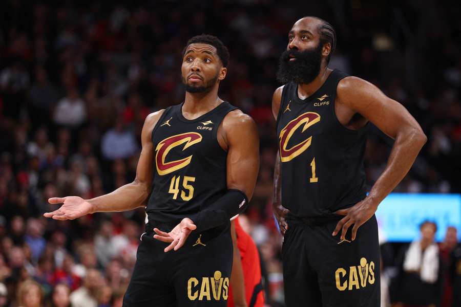 Mitchell y Harden, discutiendo Mitchell y Harden, discutiendo
