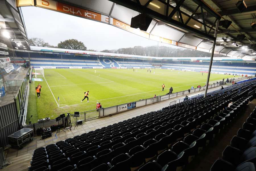 Stadion De Vijverberg blijft maandagavond leeg door de overvloedige regenval