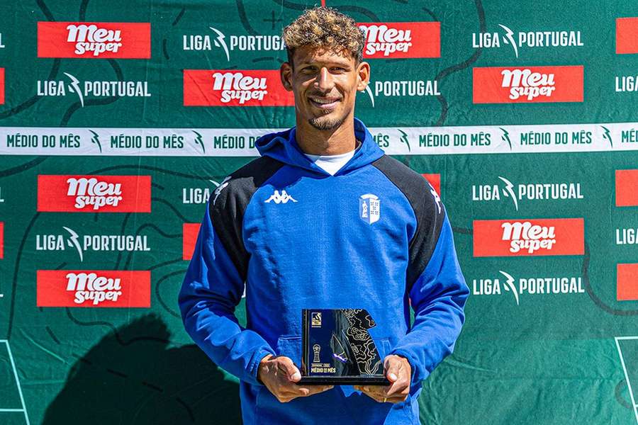 Mörschel com o prémio de Médio do Mês da Liga 2