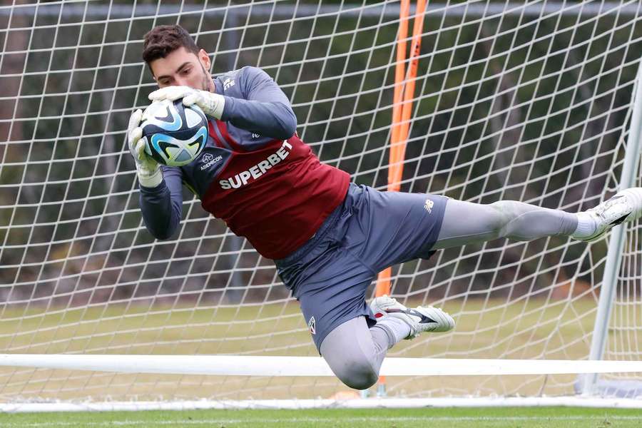 Rafael voltará dos Estados Unidos para jogar a partida em Ribeirão Preto
