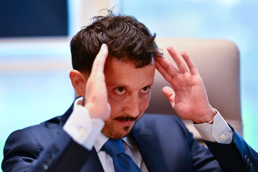 Longoria da explicaciones
